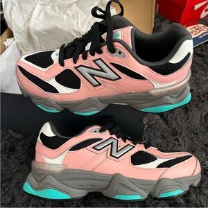 SOLD new balance 9060